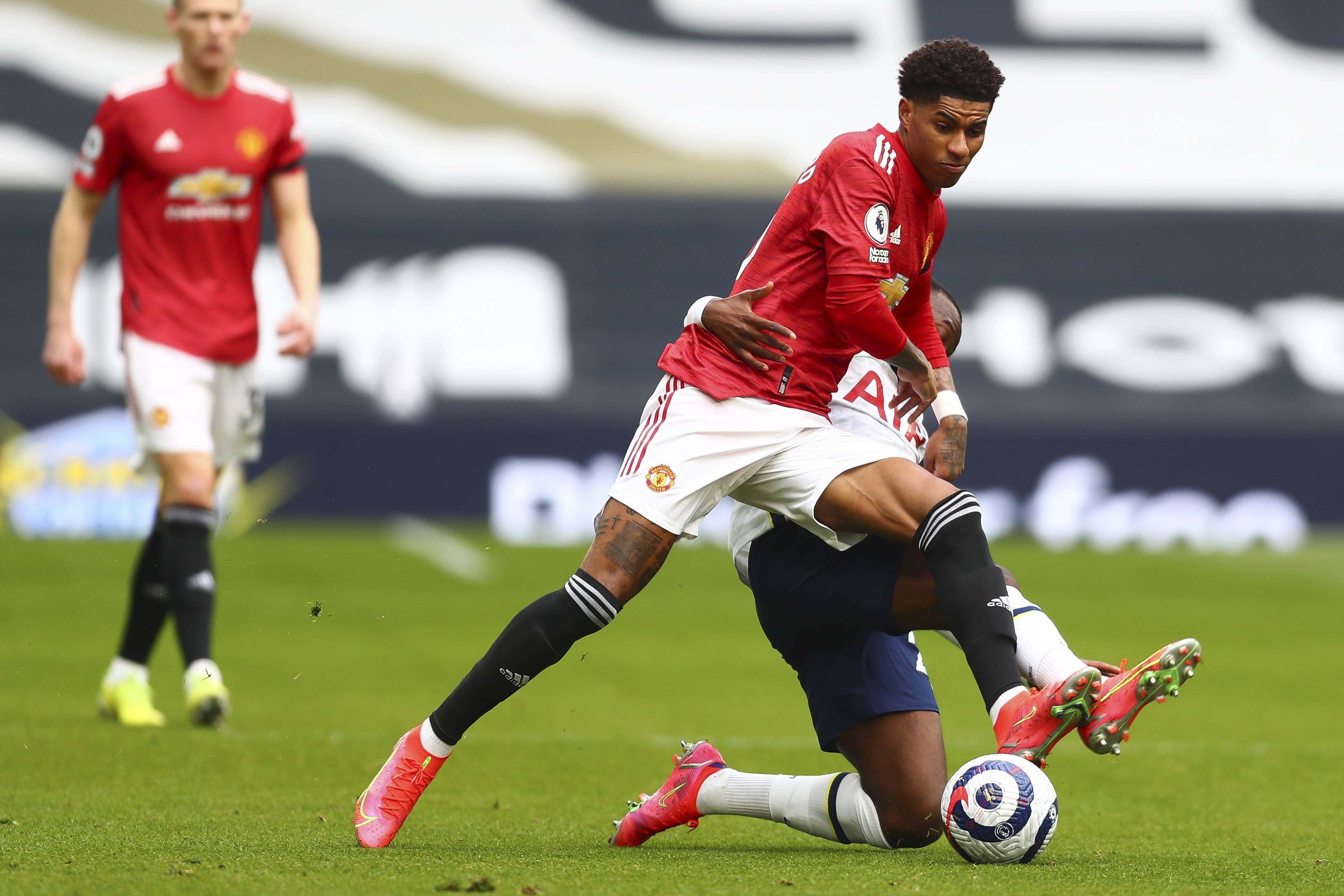 积极配合的 积极配合的