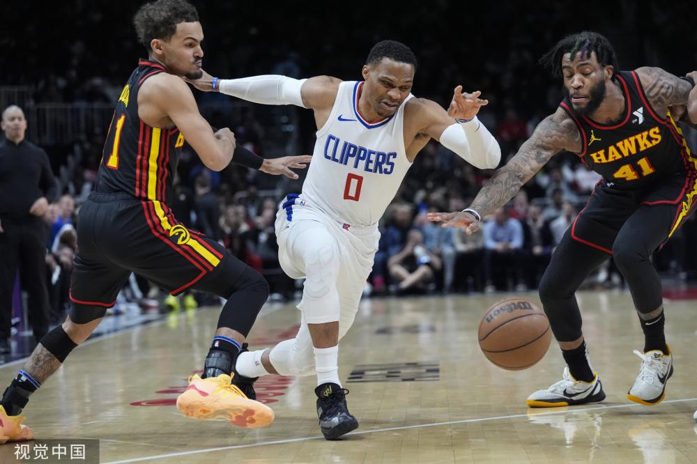 员和游客提 员和游客提