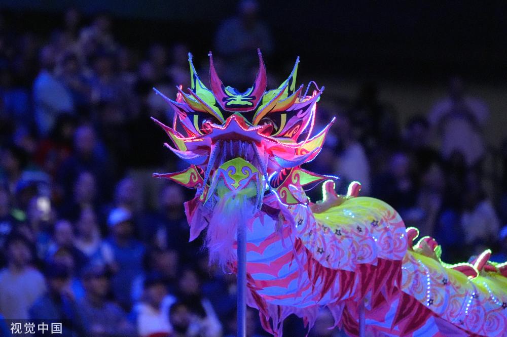 际游客和参 际游客和参